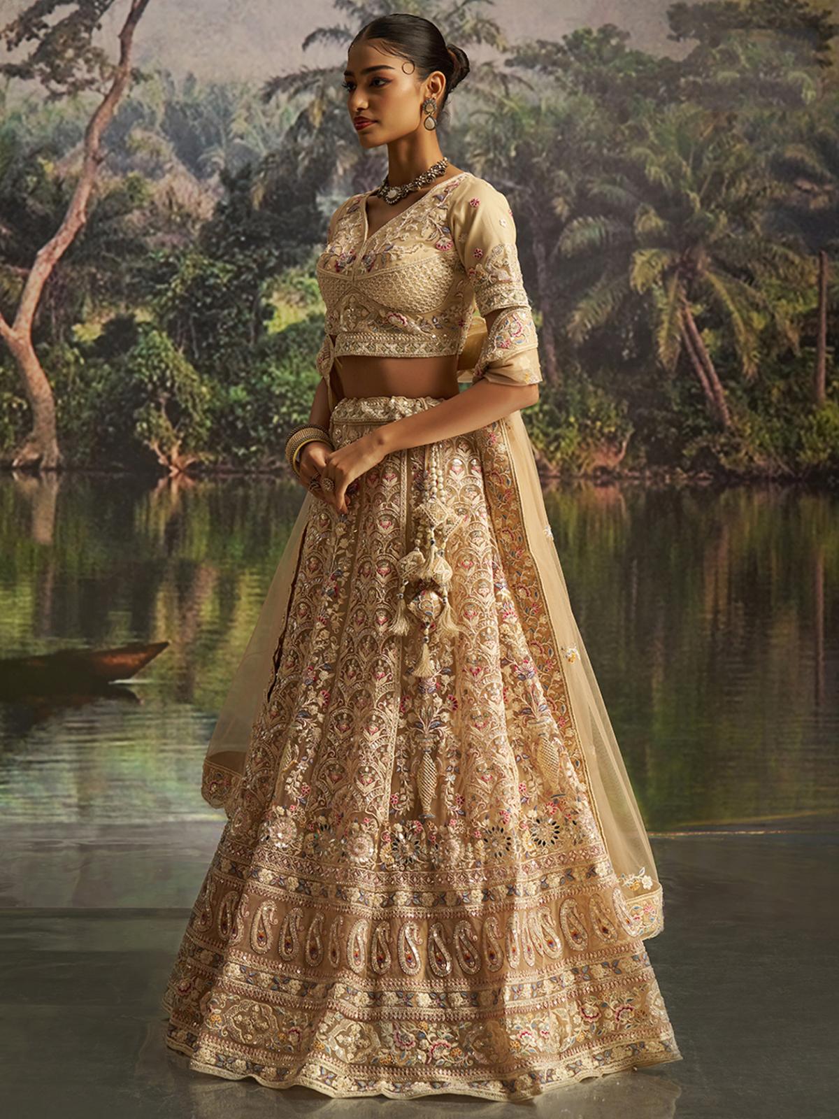 Eid Outfits Collection - Traditional & Contemporary Eid Wear | Orozaar.Com Eid Outfits Collection - Traditional & Contemporary Eid Wear | Orozaar.Com